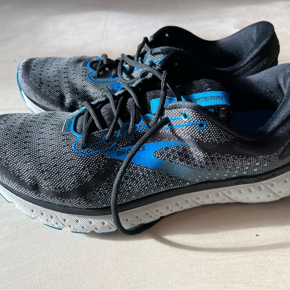 Brooks sneakers men’s size 10